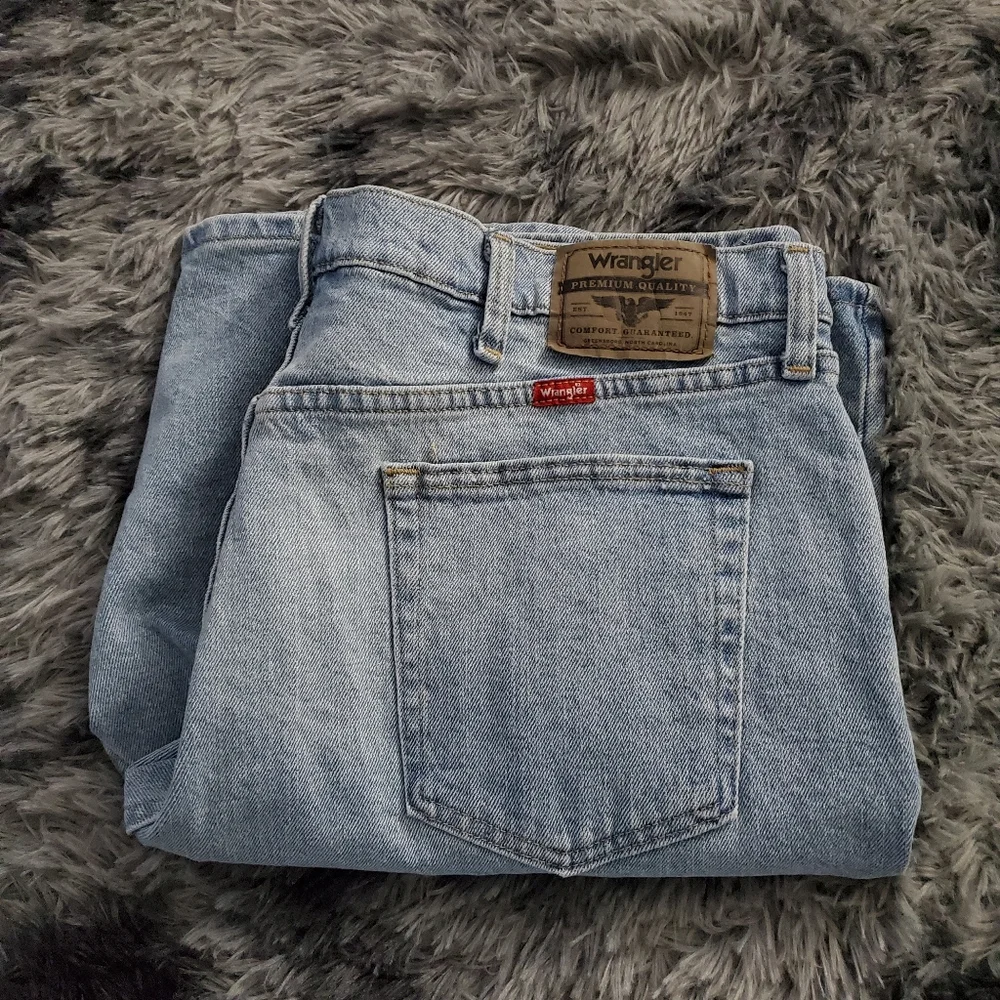 NWT WRANGLER relaxed fit 38 x 10 - Picture 4 of 4